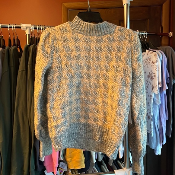 Calvin Klein sweater - Picture 3 of 7